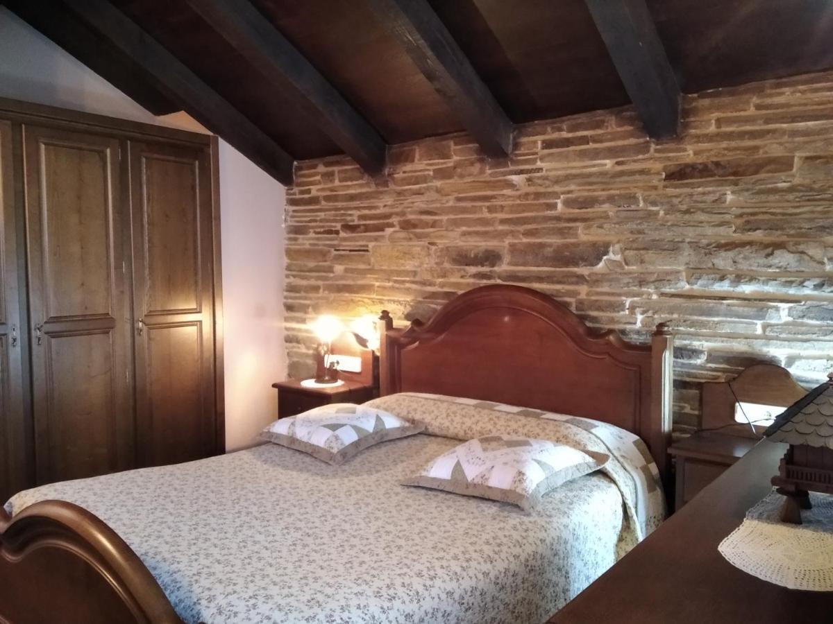 La Posada De Oscos ซานตาเอวลาเลีย เด โอสโกส ภายนอก รูปภาพ