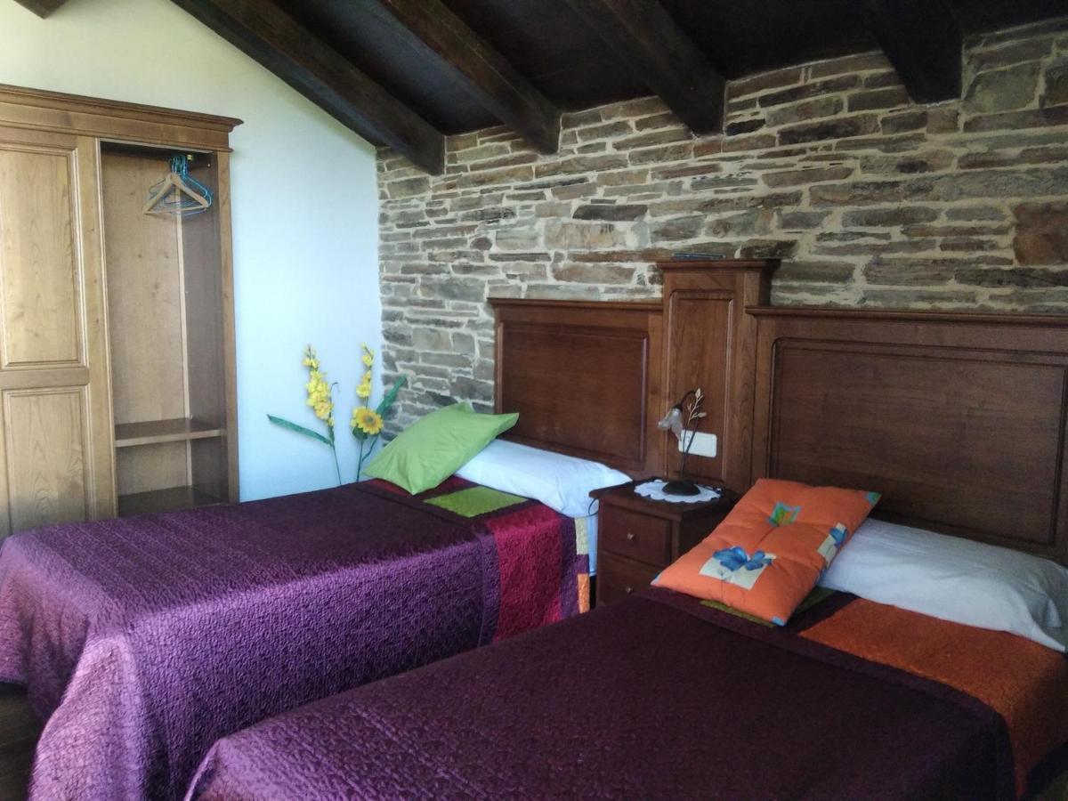 La Posada De Oscos ซานตาเอวลาเลีย เด โอสโกส ภายนอก รูปภาพ