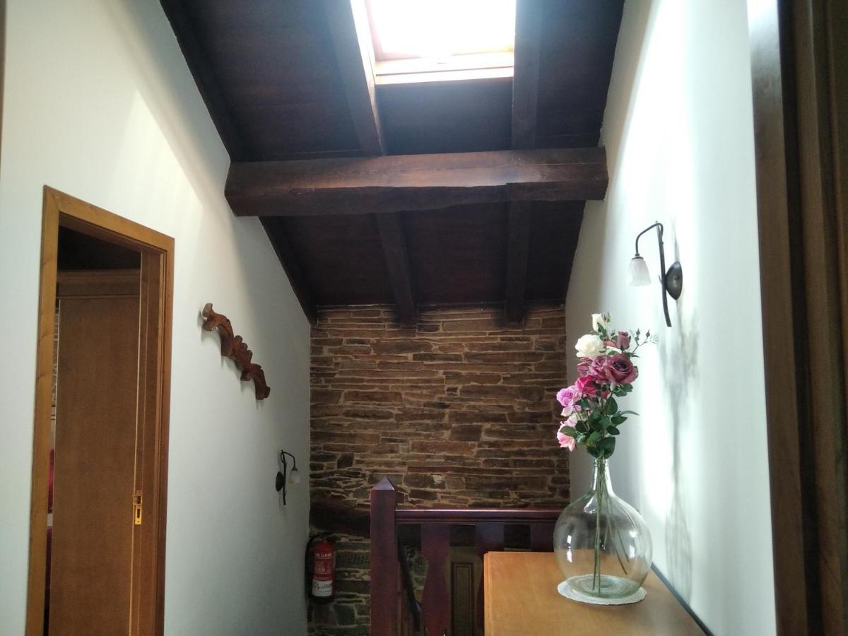 La Posada De Oscos ซานตาเอวลาเลีย เด โอสโกส ภายนอก รูปภาพ