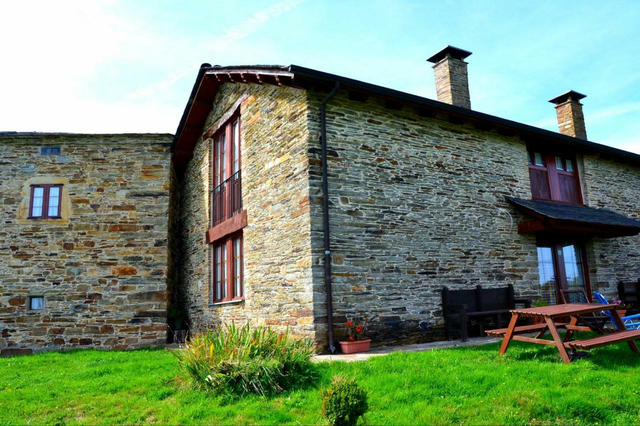 La Posada De Oscos ซานตาเอวลาเลีย เด โอสโกส ภายนอก รูปภาพ